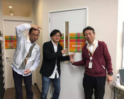 左：佐藤局長、真ん中：山田、右：稲葉社長